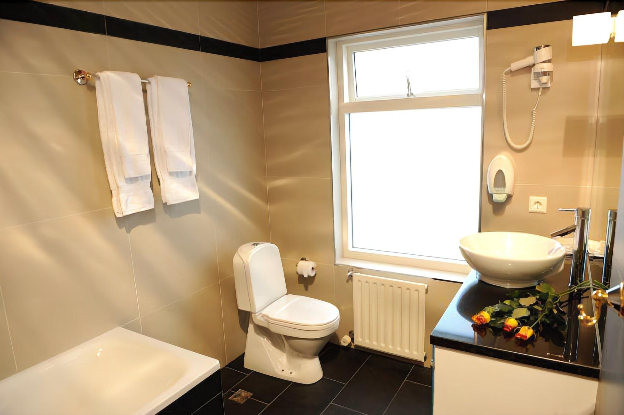 Guesthouse Keflavik By Reykjavik Keflavik Airport ภายนอก รูปภาพ